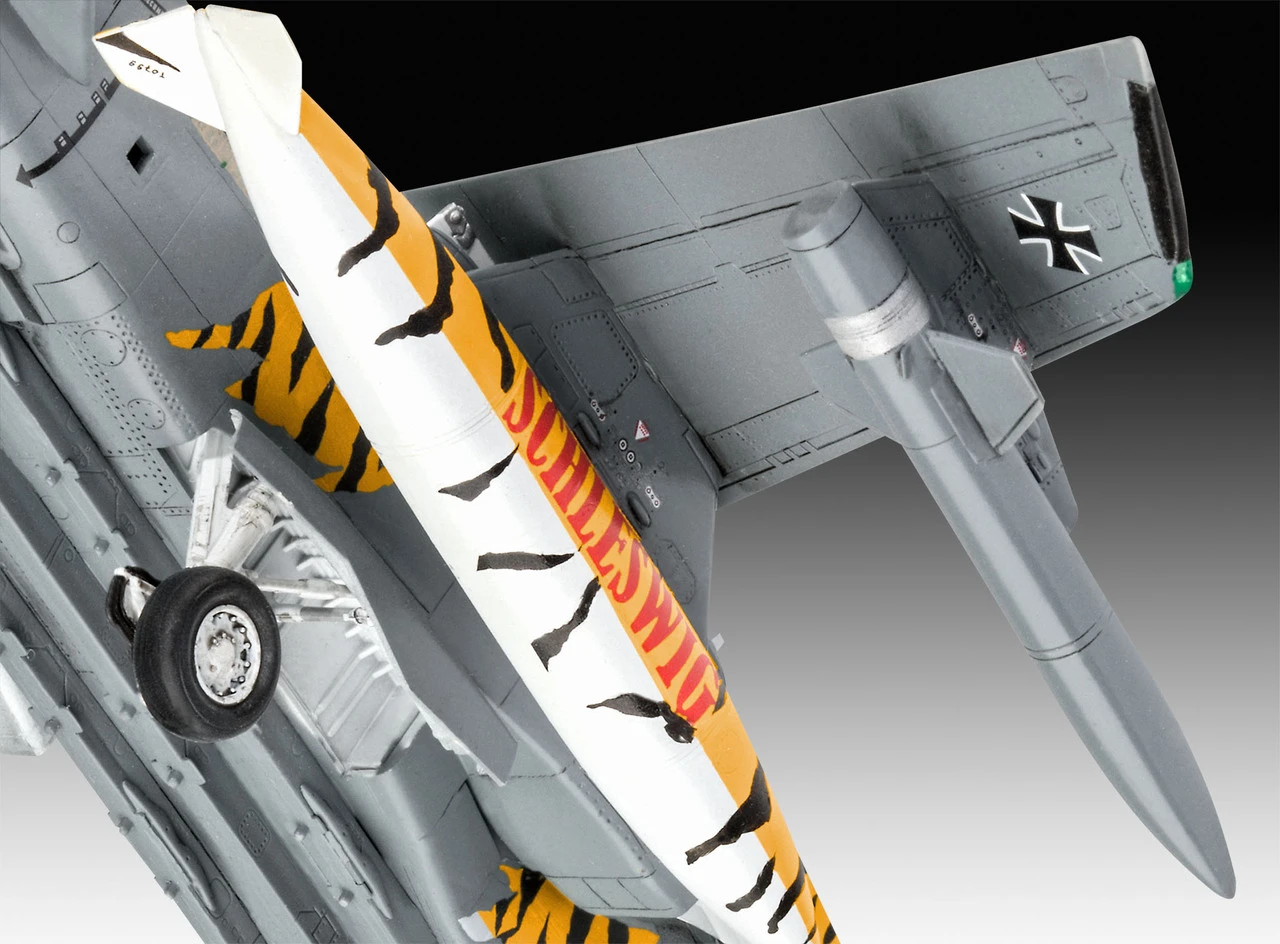 Tornado ECR Tiger Meet 2018 Fighter w/paint & glue 1/72 Revell Germany - Image 6