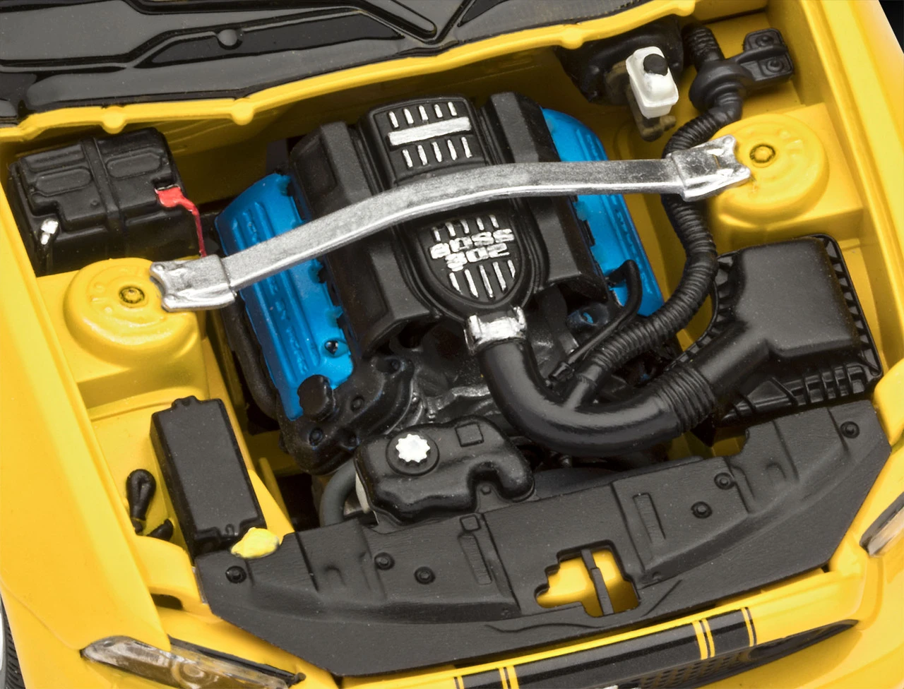 2013 Ford Mustang Boss Car w/paint & glue 1/25 Revell Germany - Image 5