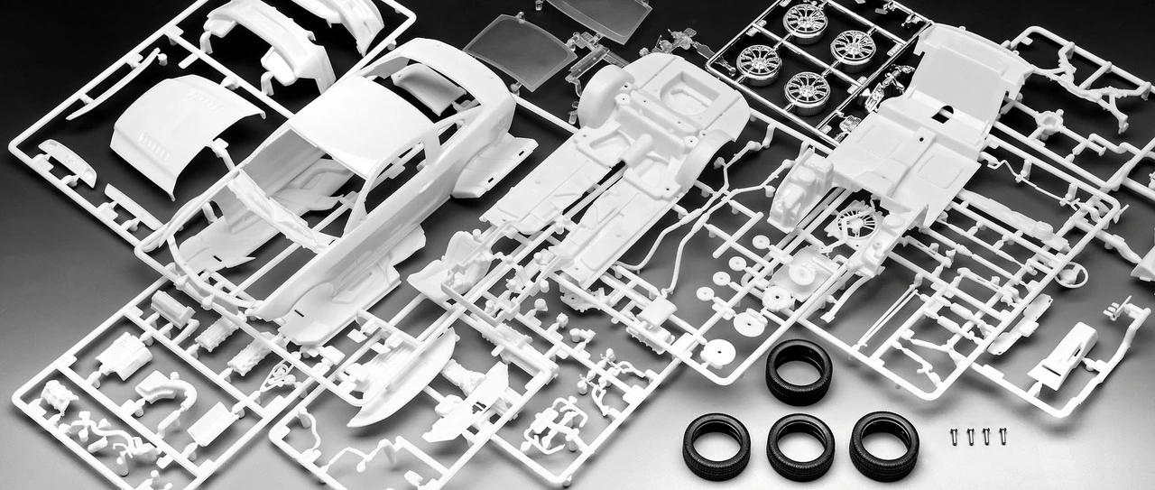 2013 Ford Mustang Boss Car w/paint & glue 1/25 Revell Germany - Image 2