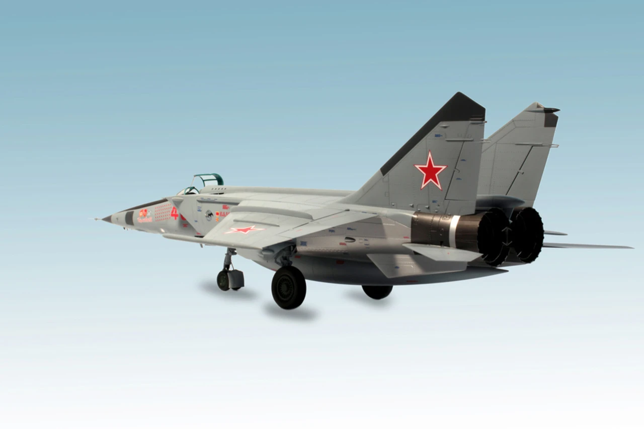 MiG-25RBT Soviet Recon Aircraft 1/48 ICM Models - Image 12
