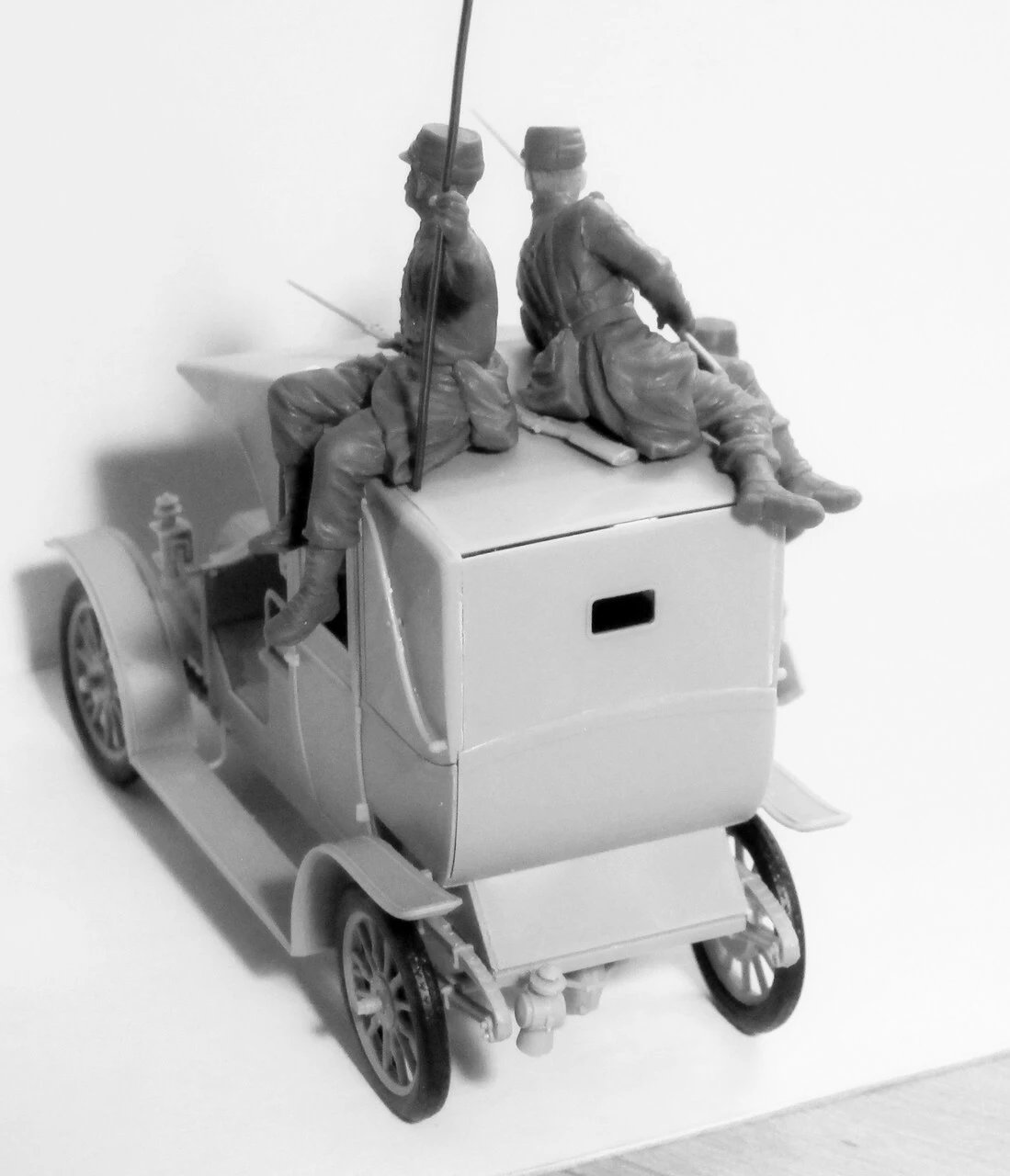 Taxi Car w/4 French Infantry Battle of the Marne 1914 1/35 ICM Models - Image 6