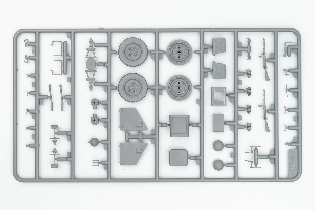 WWII German le.gl.Einheitz PkwKfz 1 Light Personnel Car w/Soft Top 1/35 ICM Models - Image 6