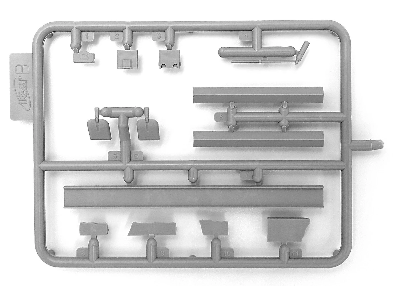 Chernobyl #3: Rubble Cleaners Diorama Set (5 figures, base, background) 1/35 ICM Models - Image 3