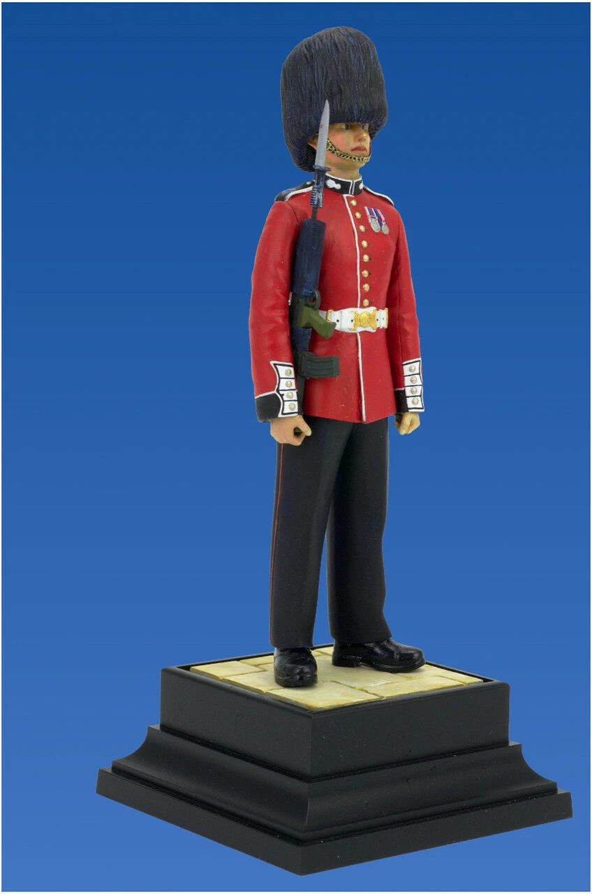 British Grenadier Queen's Guard 1/16 ICM Models - Image 2