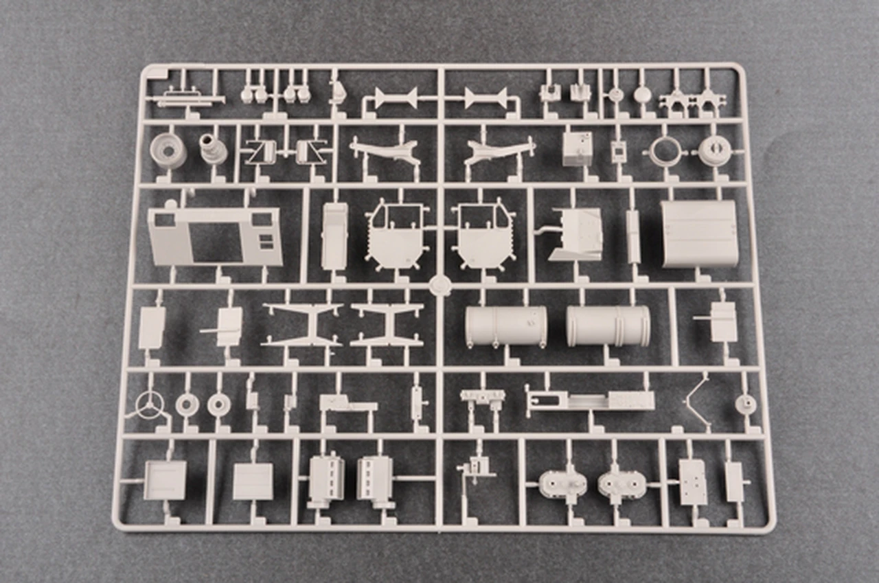 HEMTT M983 Tractor 1/35 Trumpeter - Image 9