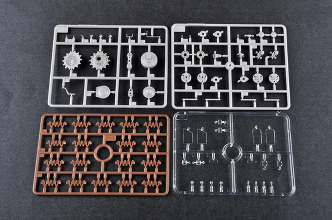 Soviet 2P19 Launcher with R-17 Missile SS-1C SCUD B 1/35 Trumpeter - Image 4