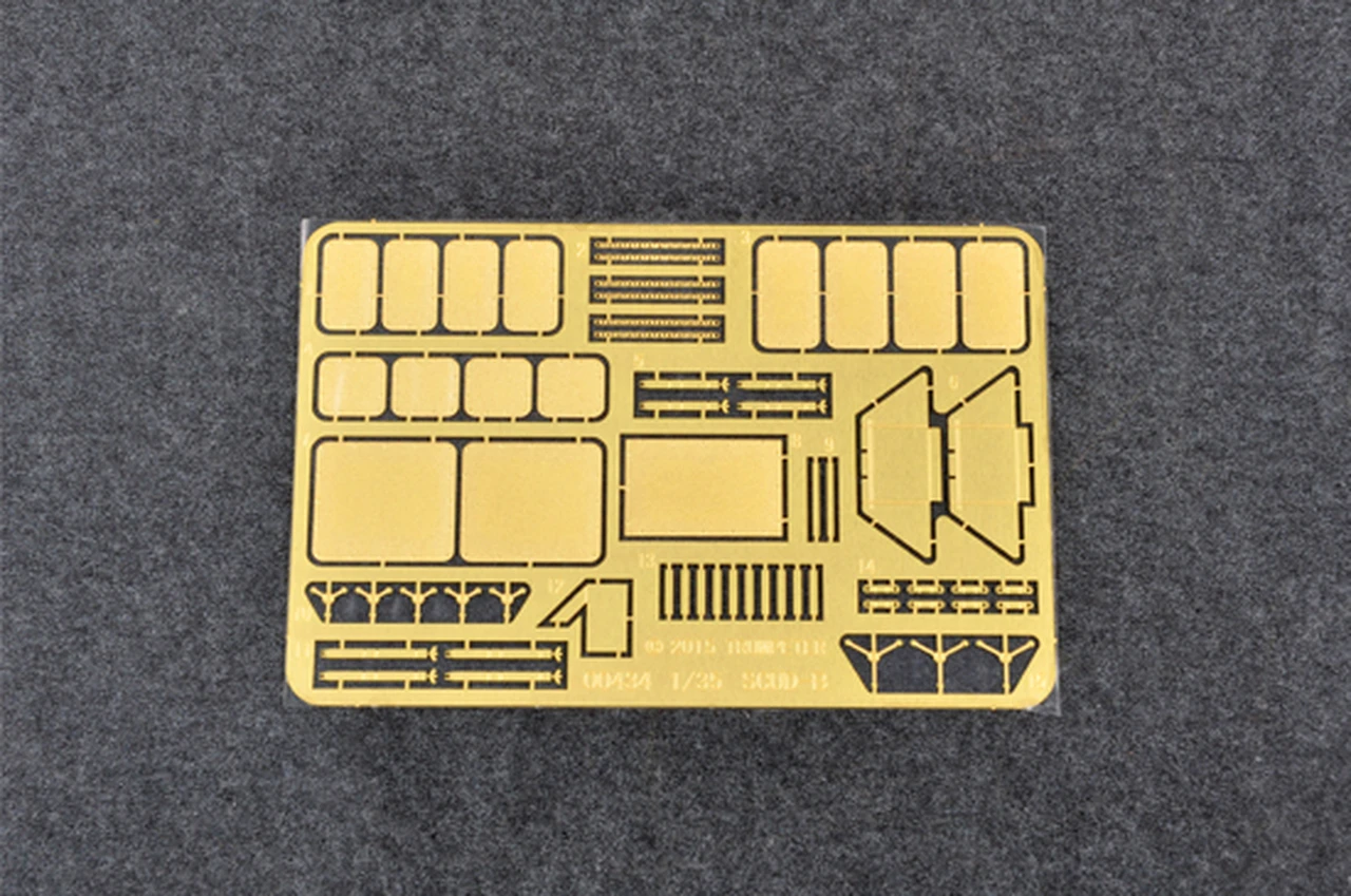 Soviet Scud B Crew 1/35 Trumpeter - Image 3