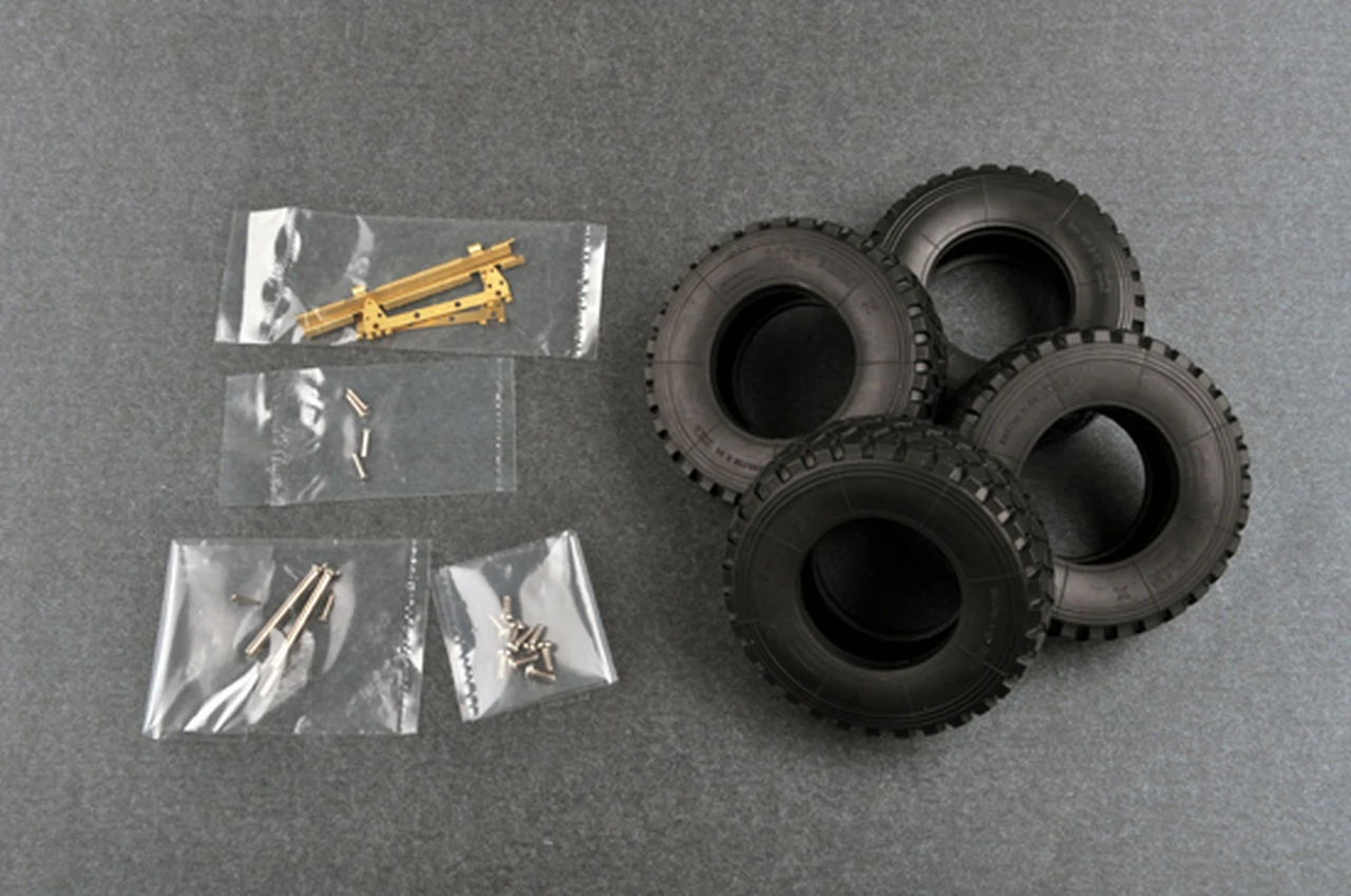 US MaxxPro MRAP Vehicle 1/16 Trumpeter - Image 14