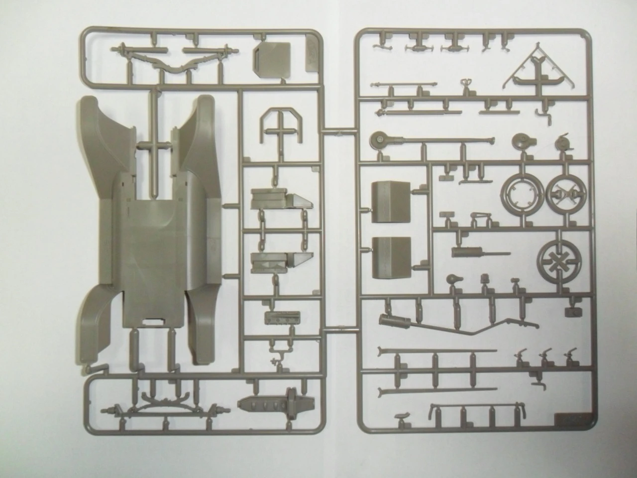 Model T 1913 Roadster American Passenger Car 1/24 ICM Models - Image 7