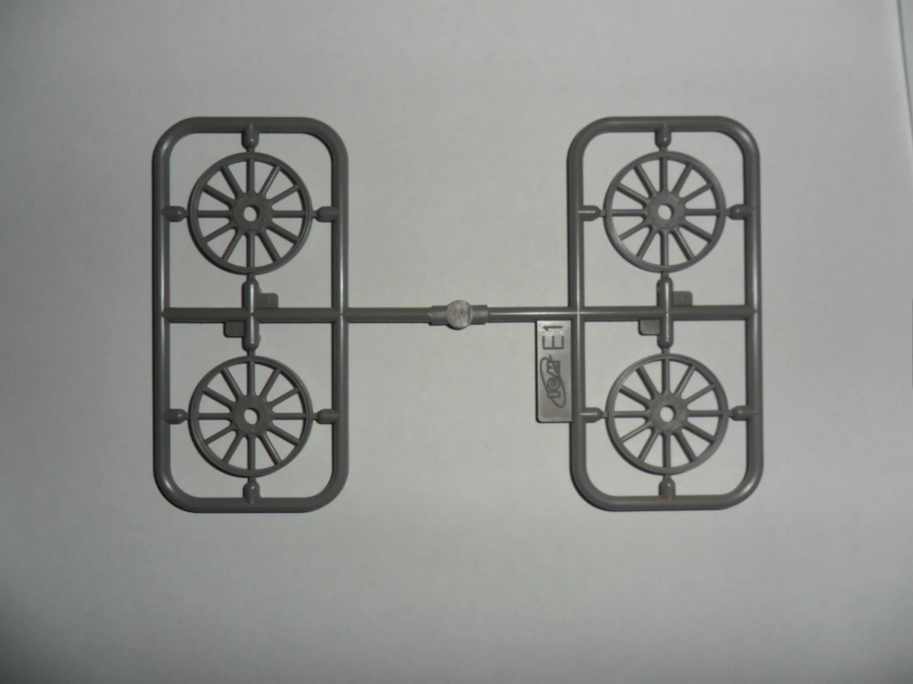 Model T 1913 Roadster American Passenger Car 1/24 ICM Models - Image 5