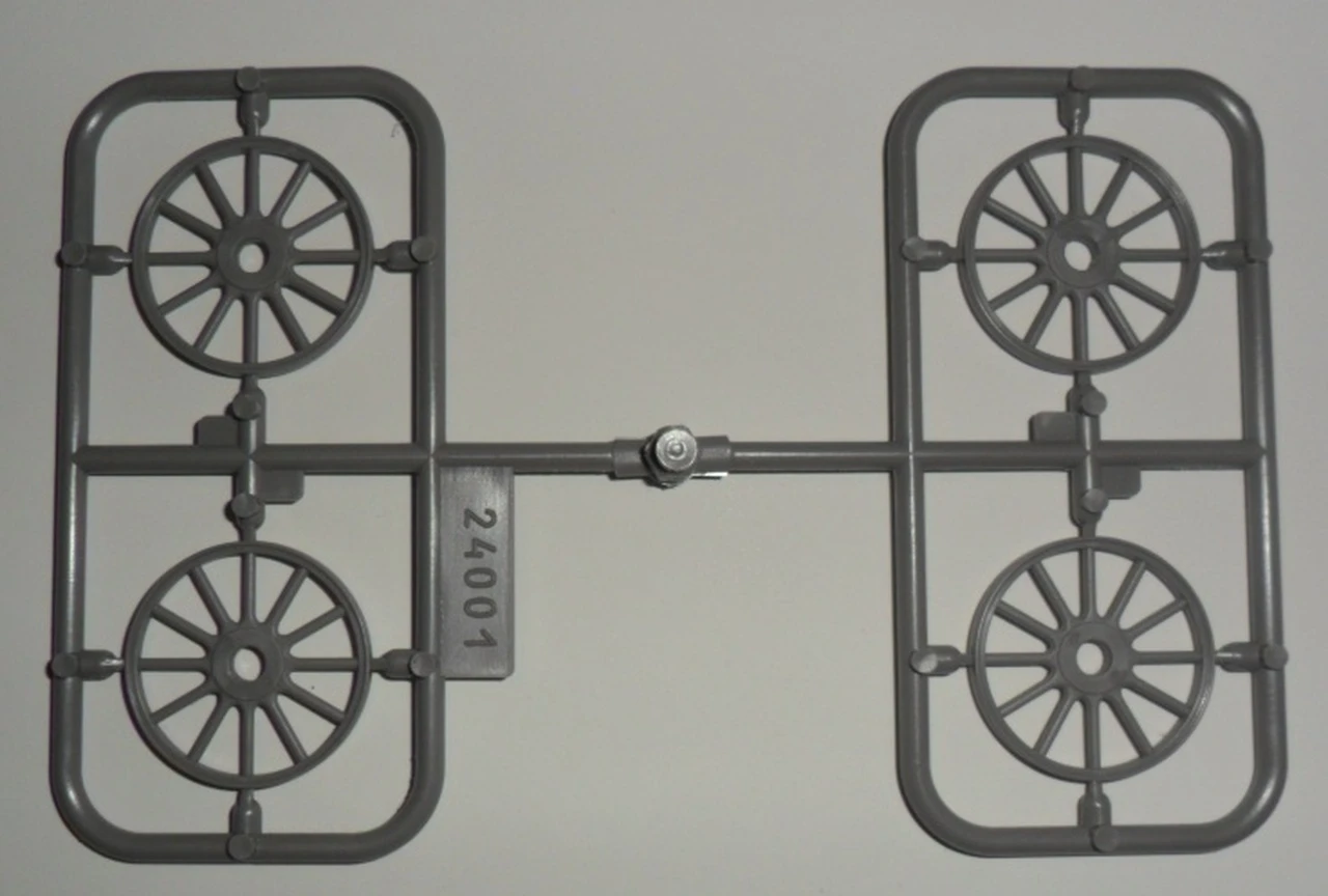 Model T 1911 Touring American Passenger Car 1/24 ICM Models - Image 7