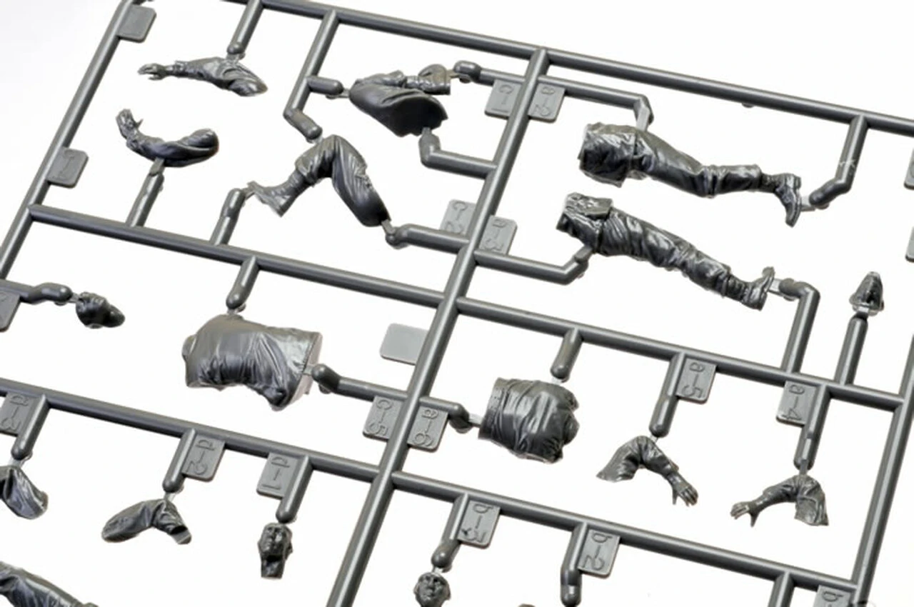 US M40 155mm Self-Propelled Artillery Tank w/8 Crew 1/35 Tamiya - Image 10