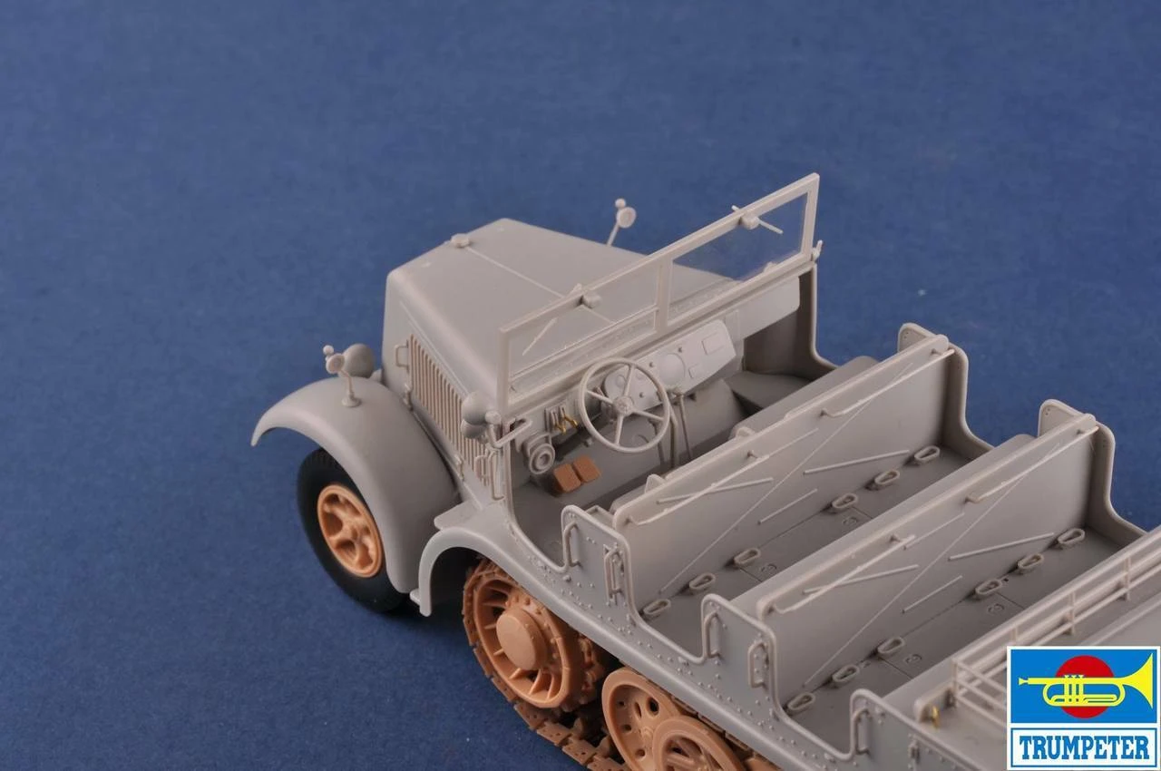 Sd.Kfz.8 (DB9) Half-Track Artillery Tractor 1/35 Trumpeter - Image 2