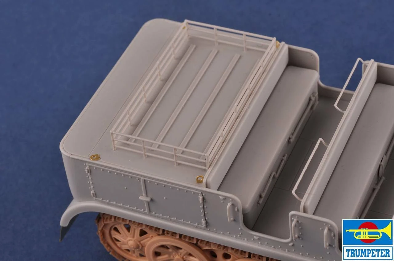 Sd.Kfz.8 (DB9) Half-Track Artillery Tractor 1/35 Trumpeter - Image 7