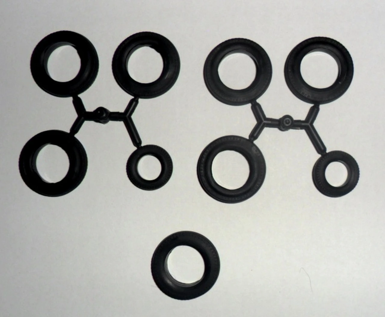 WWII Type 2.5-32 with Shelter German Ambulance Truck 1/35 ICM Models - Image 8