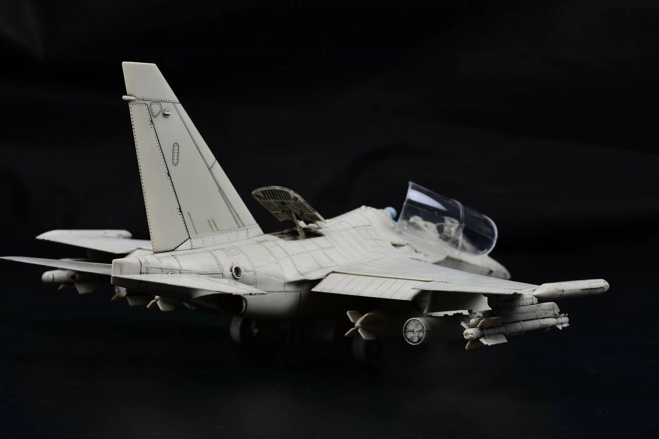 Russian Yak-130 Trainer Aircraft 1/48 Kitty Hawk Models - Image 4