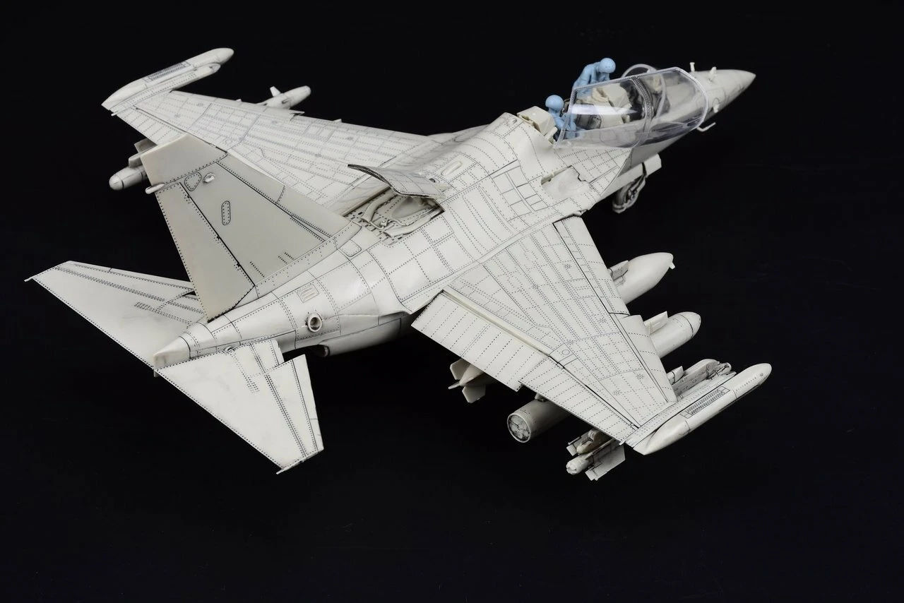 Russian Yak-130 Trainer Aircraft 1/48 Kitty Hawk Models - Image 9