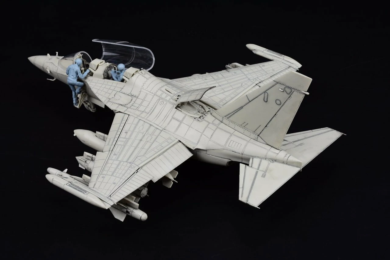 Russian Yak-130 Trainer Aircraft 1/48 Kitty Hawk Models - Image 10