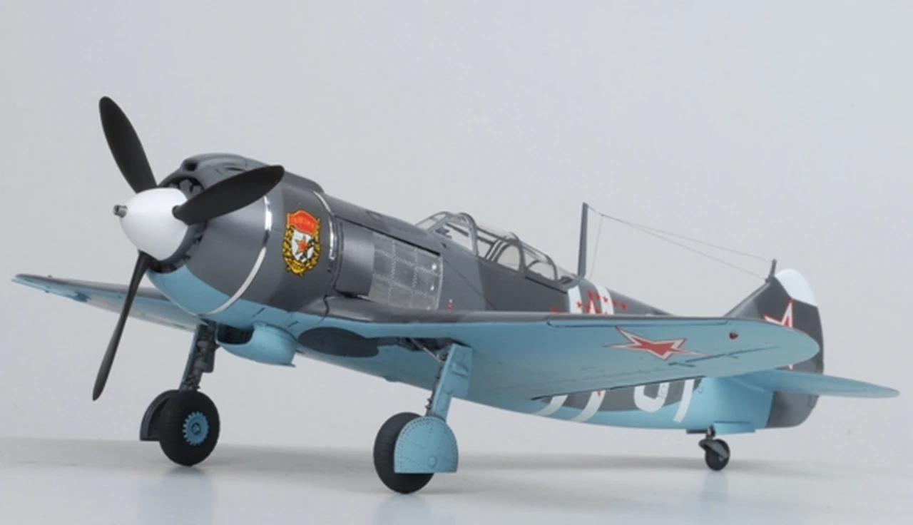 LA-5FN Soviet WWII Fighter 1/48 Zvezda - Image 2