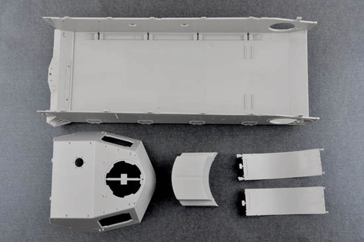 German Pz.Kpfw.IV Ausf.H Medium Tank 1/16 Trumpeter - Image 21