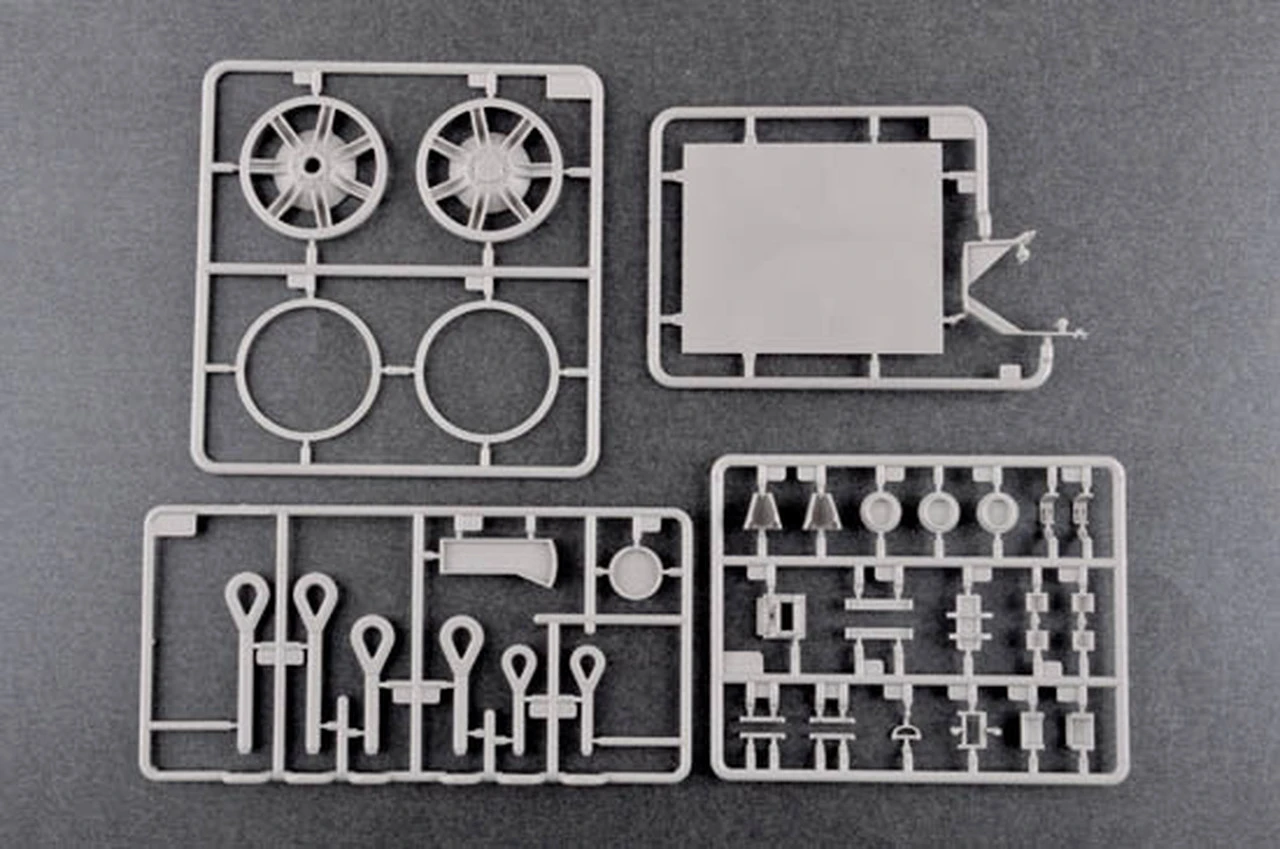 German Pz.Kpfw.IV Ausf.H Medium Tank 1/16 Trumpeter - Image 12