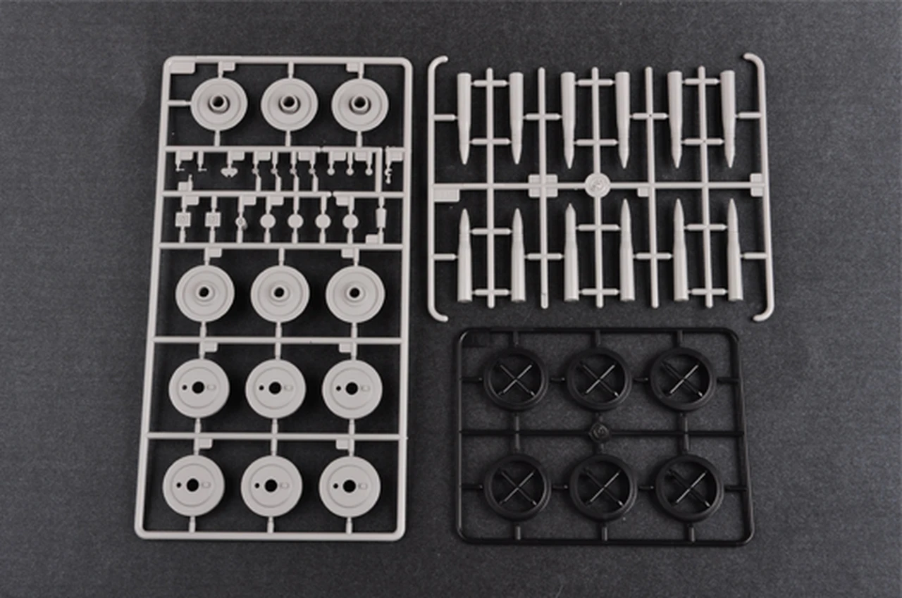 German Pz.Kpfw.IV Ausf.J Medium Tank 1/16 Trumpeter - Image 22