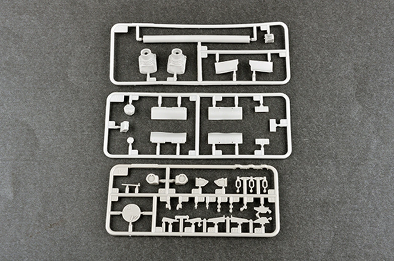 Russian T-80UD MBT 1/35 Trumpeter - Image 10