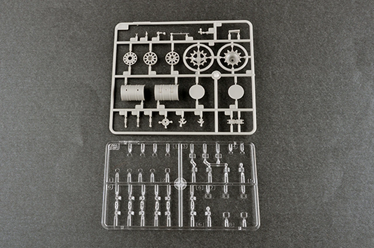 Russian T-80UD MBT 1/35 Trumpeter - Image 11