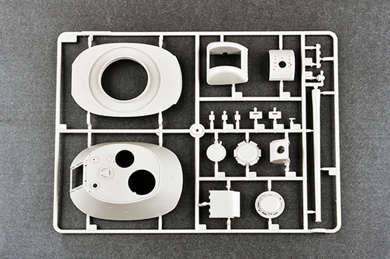 Russian KV-3 Heavy Tank 1/35 Trumpeter - Image 5