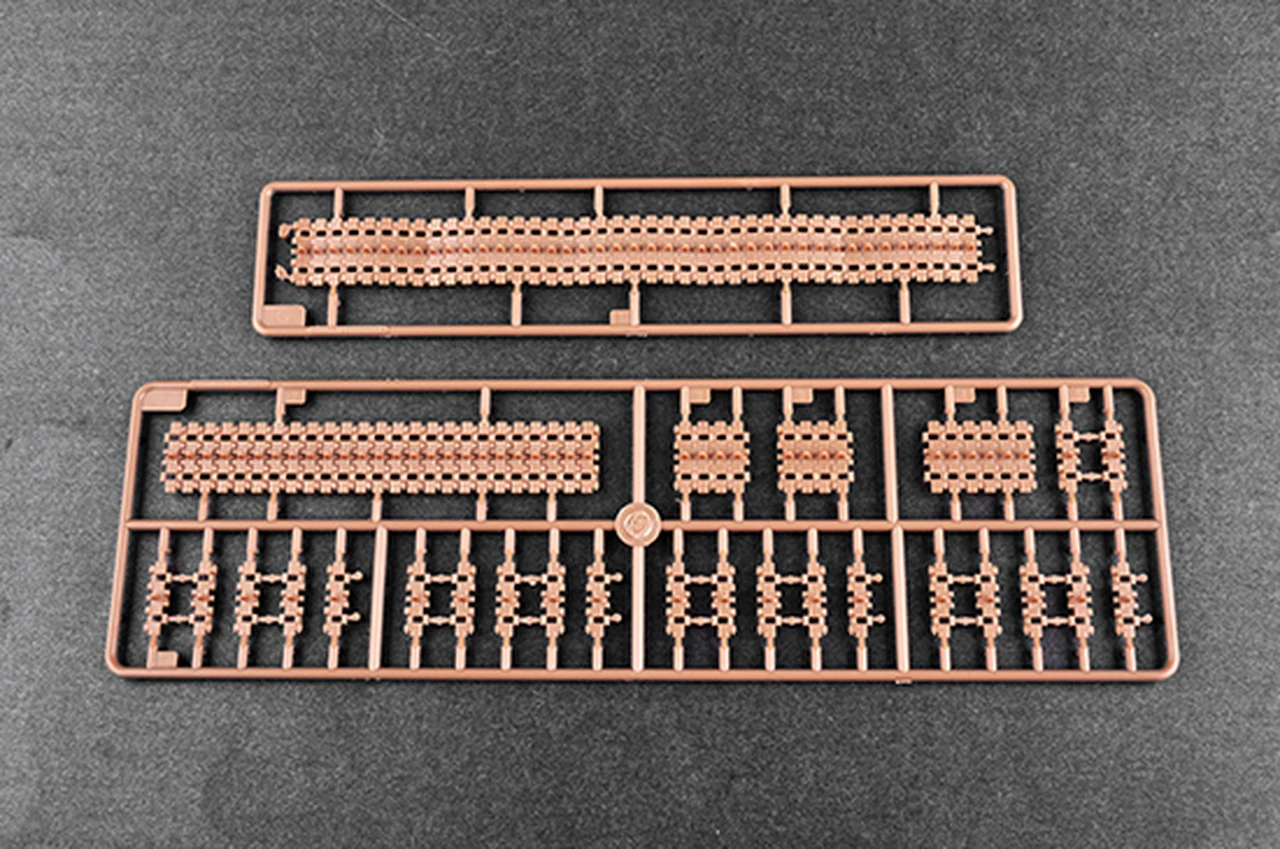 Russian KV-3 Heavy Tank 1/35 Trumpeter - Image 9
