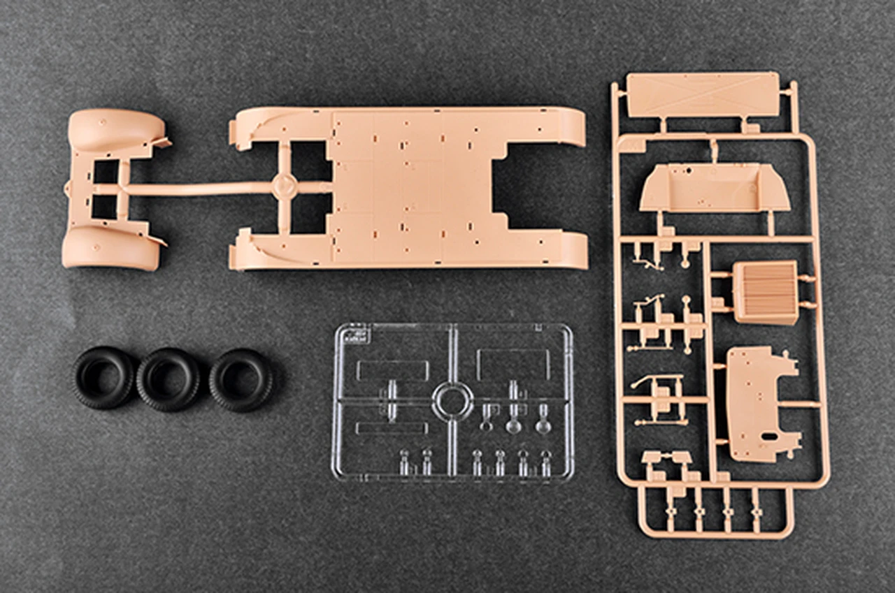 Sd.Kfz.8 (DB9) Half-Track Artillery Tractor 1/35 Trumpeter - Image 15