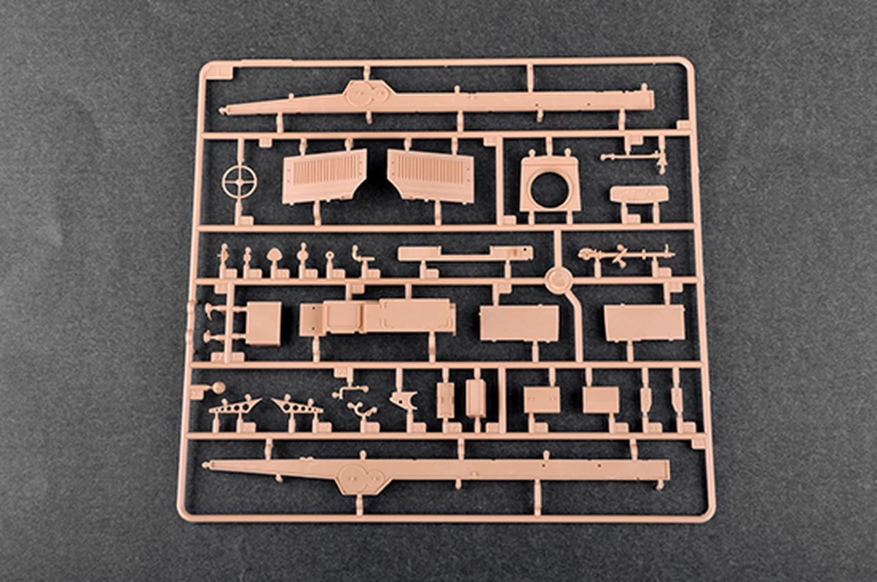 Sd.Kfz.8 (DB9) Half-Track Artillery Tractor 1/35 Trumpeter - Image 17