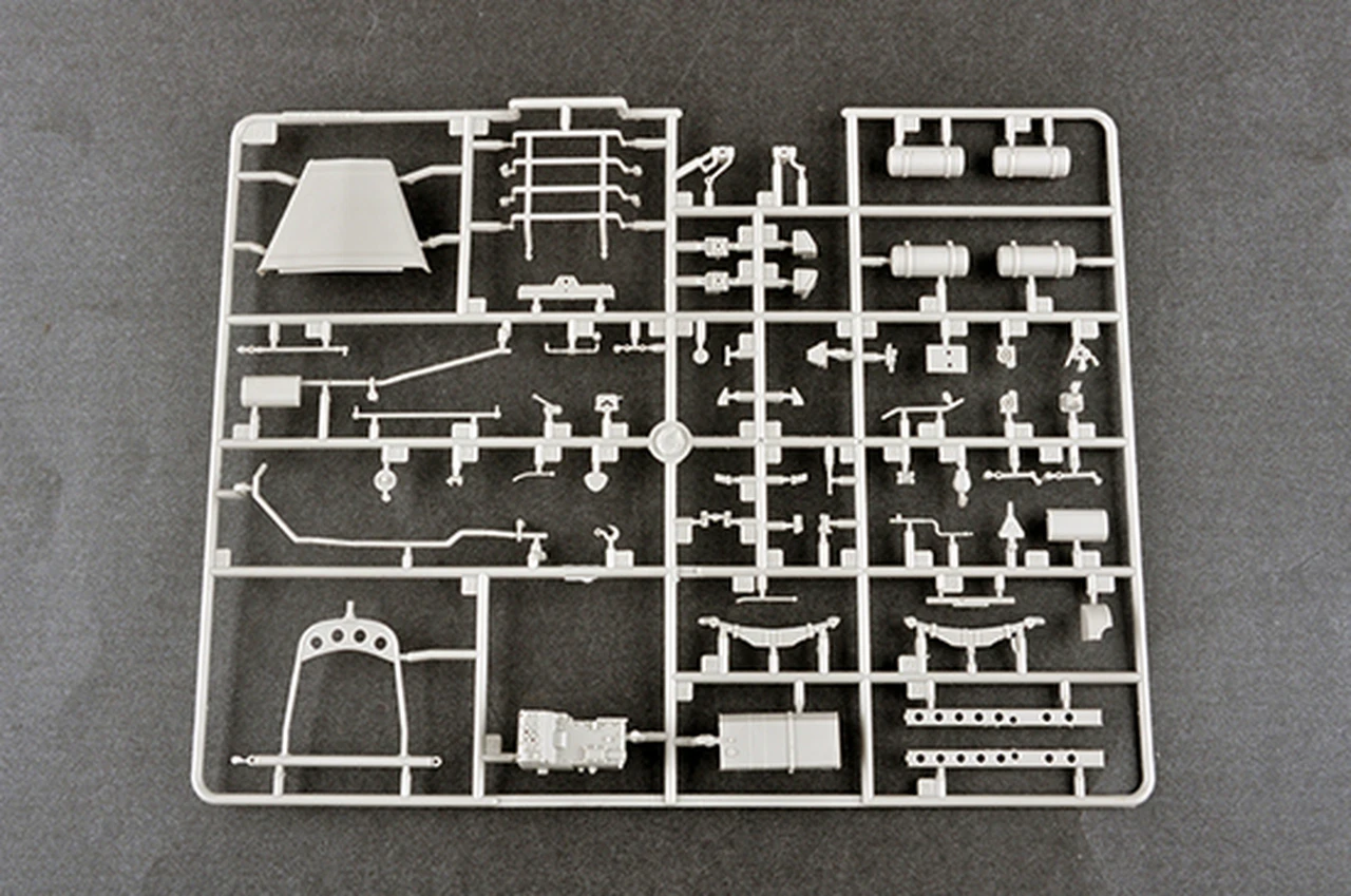 Sd.Kfz.7/3 Half-Track Artillery Tractor 1/35 Trumpeter - Image 7