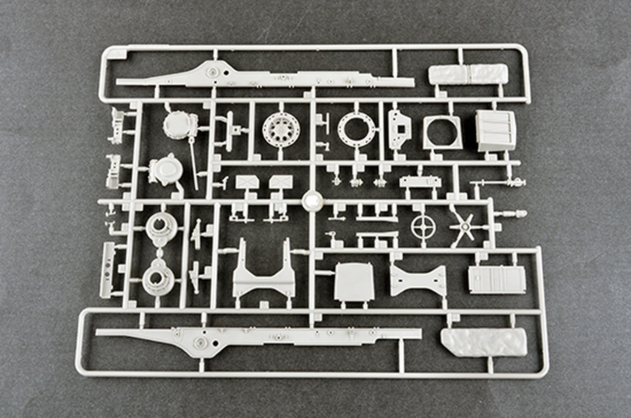 Sd.Kfz.7/3 Half-Track Artillery Tractor 1/35 Trumpeter - Image 8