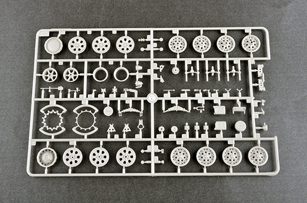 Sd.Kfz.7/3 Half-Track Artillery Tractor 1/35 Trumpeter - Image 12