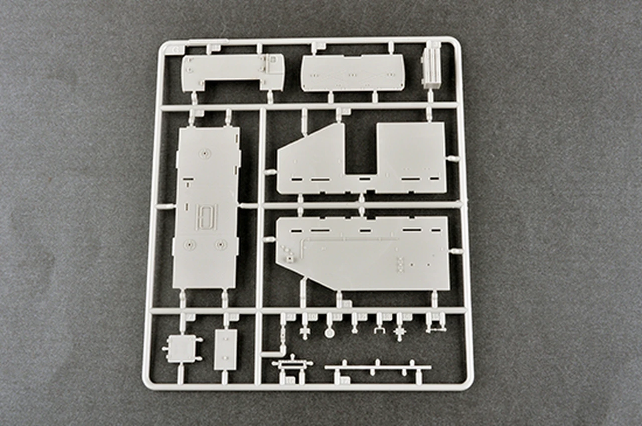 Sd.Kfz.7/3 Half-Track Artillery Tractor 1/35 Trumpeter - Image 9