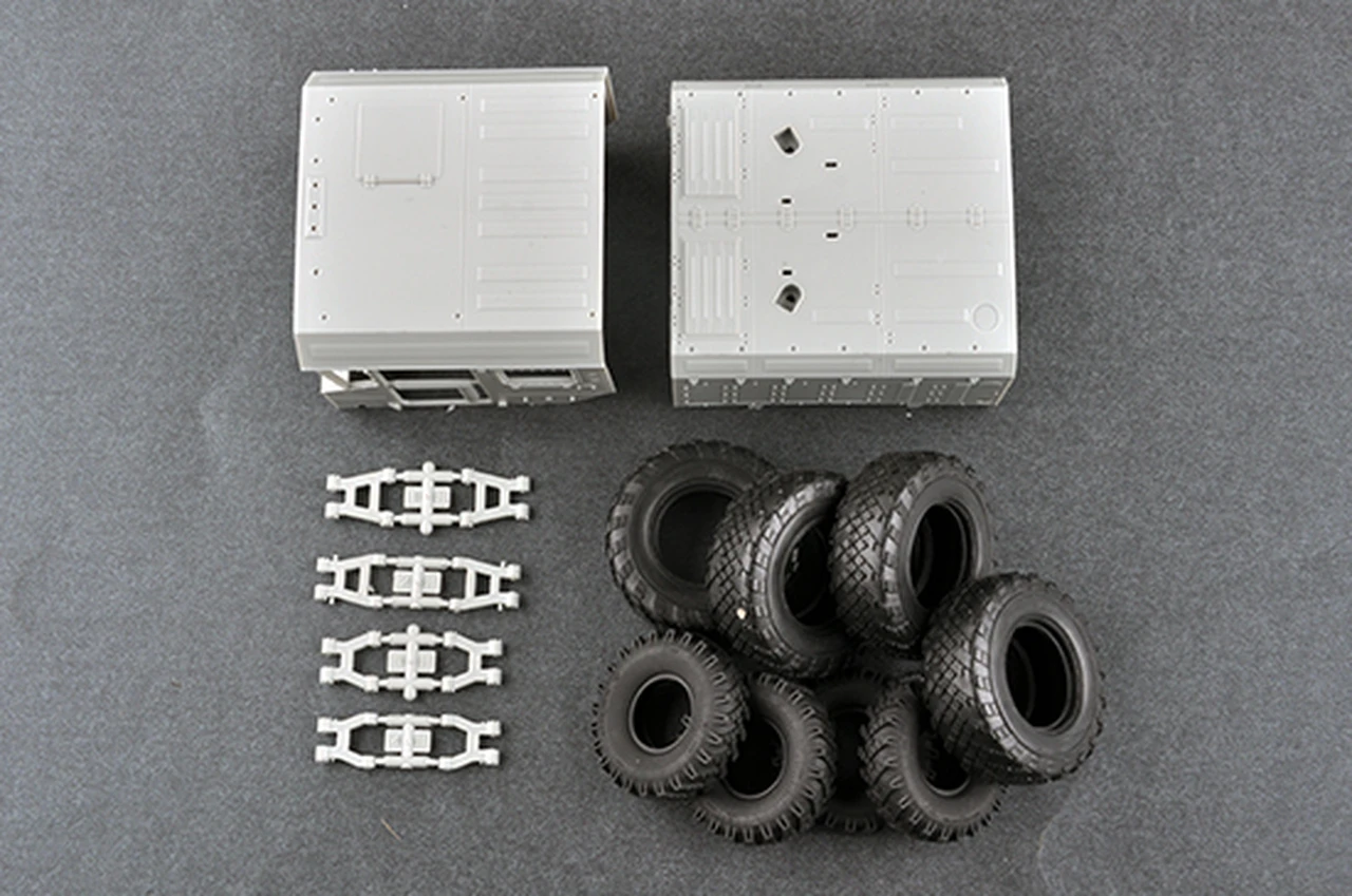 Russian KZKT-7428 Transporter & KZKT-9101 Semi-Trailer 1/35 Trumpeter - Image 15