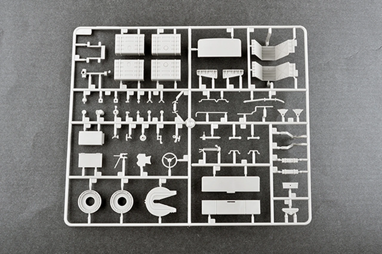 Russian KZKT-7428 Transporter & KZKT-9101 Semi-Trailer 1/35 Trumpeter - Image 18