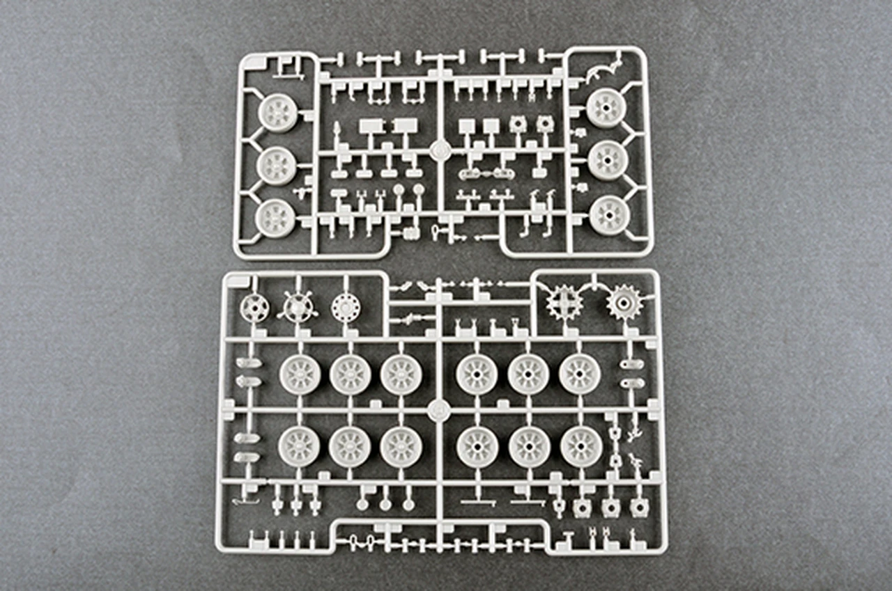 Russian TOS-1 Multiple Rocket Launcher Mod.1989 1/35 Trumpeter - Image 10