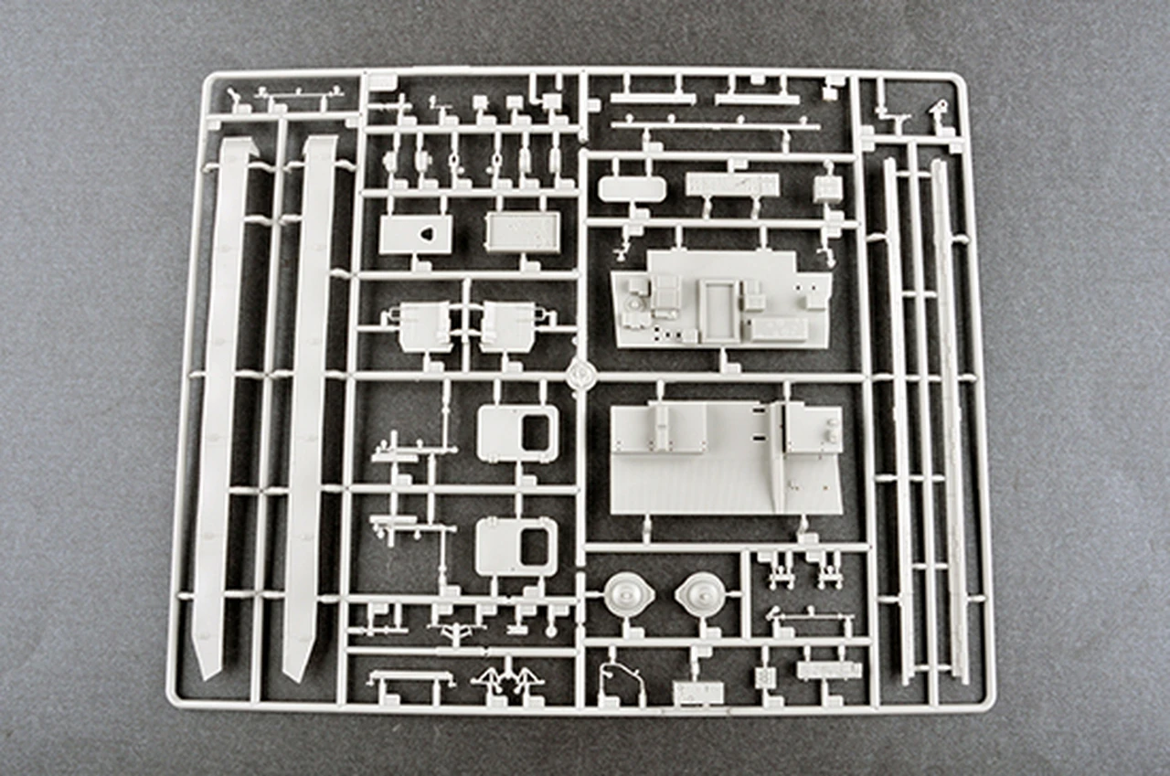 Russian S300V 9A82 SAM 1/35 Trumpeter - Image 5