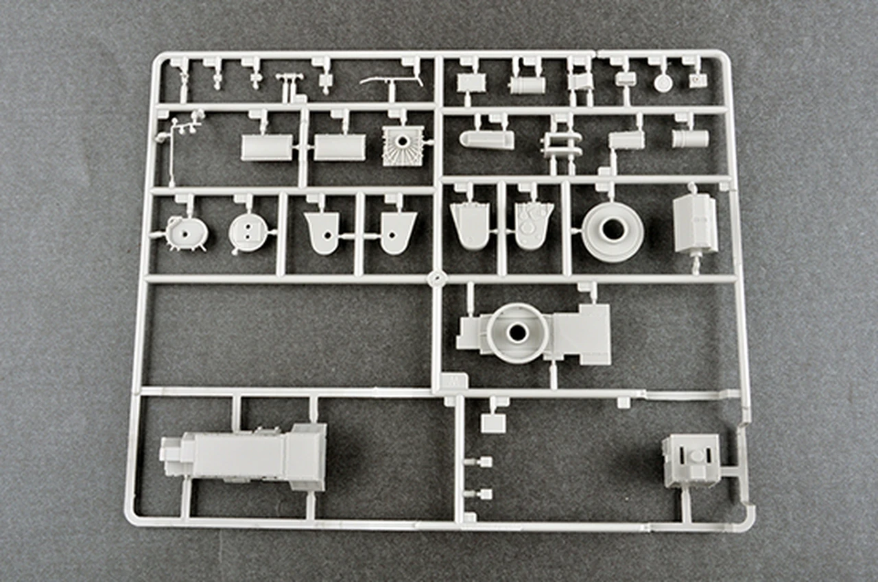 Russian S300V 9A82 SAM 1/35 Trumpeter - Image 8