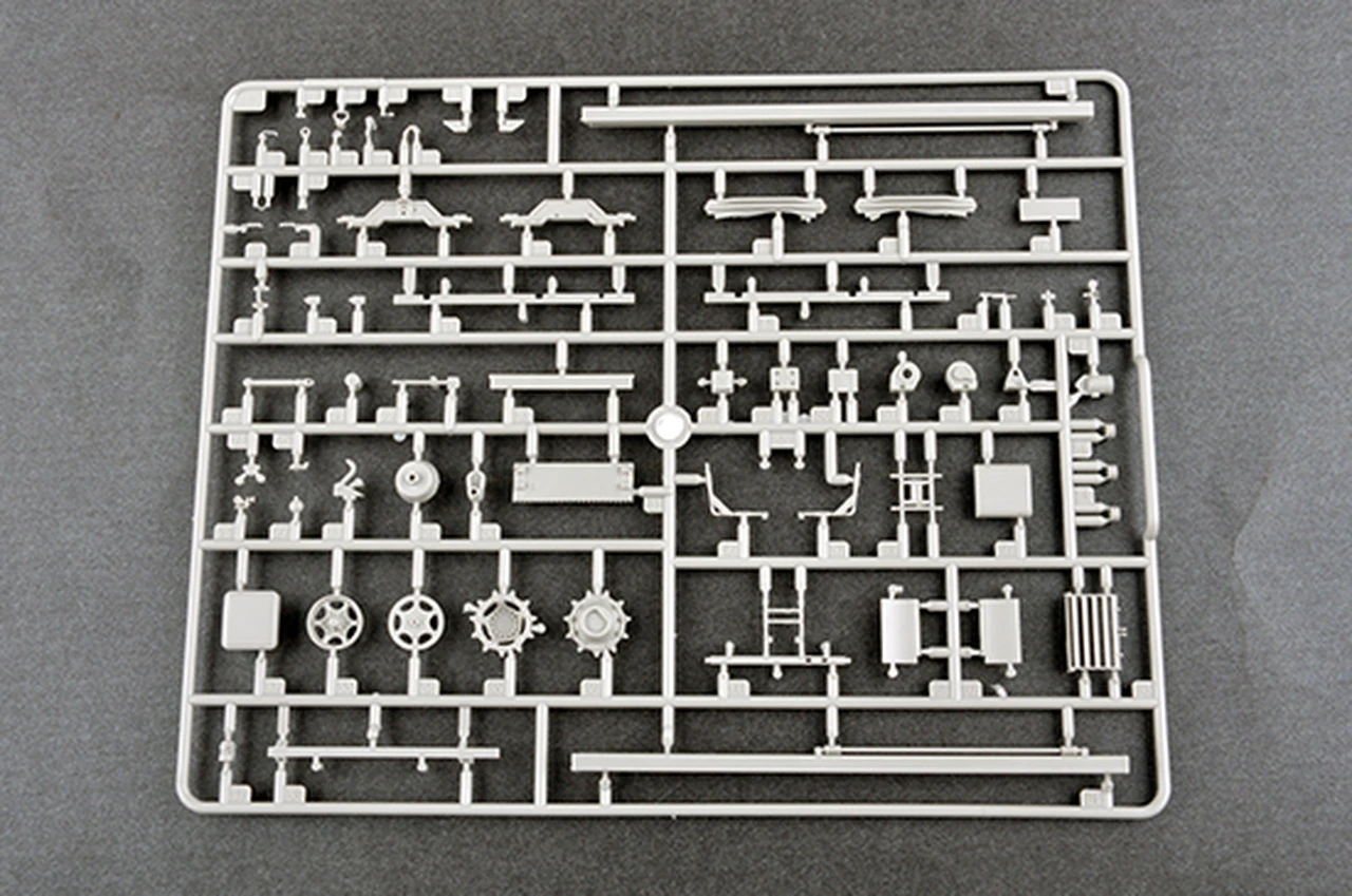 M4 Command & Control Vehicle (C2V) 1/35 Trumpeter - Image 8