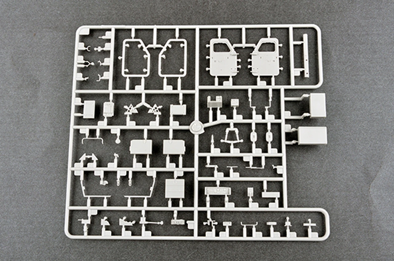 M4 Command & Control Vehicle (C2V) 1/35 Trumpeter - Image 4
