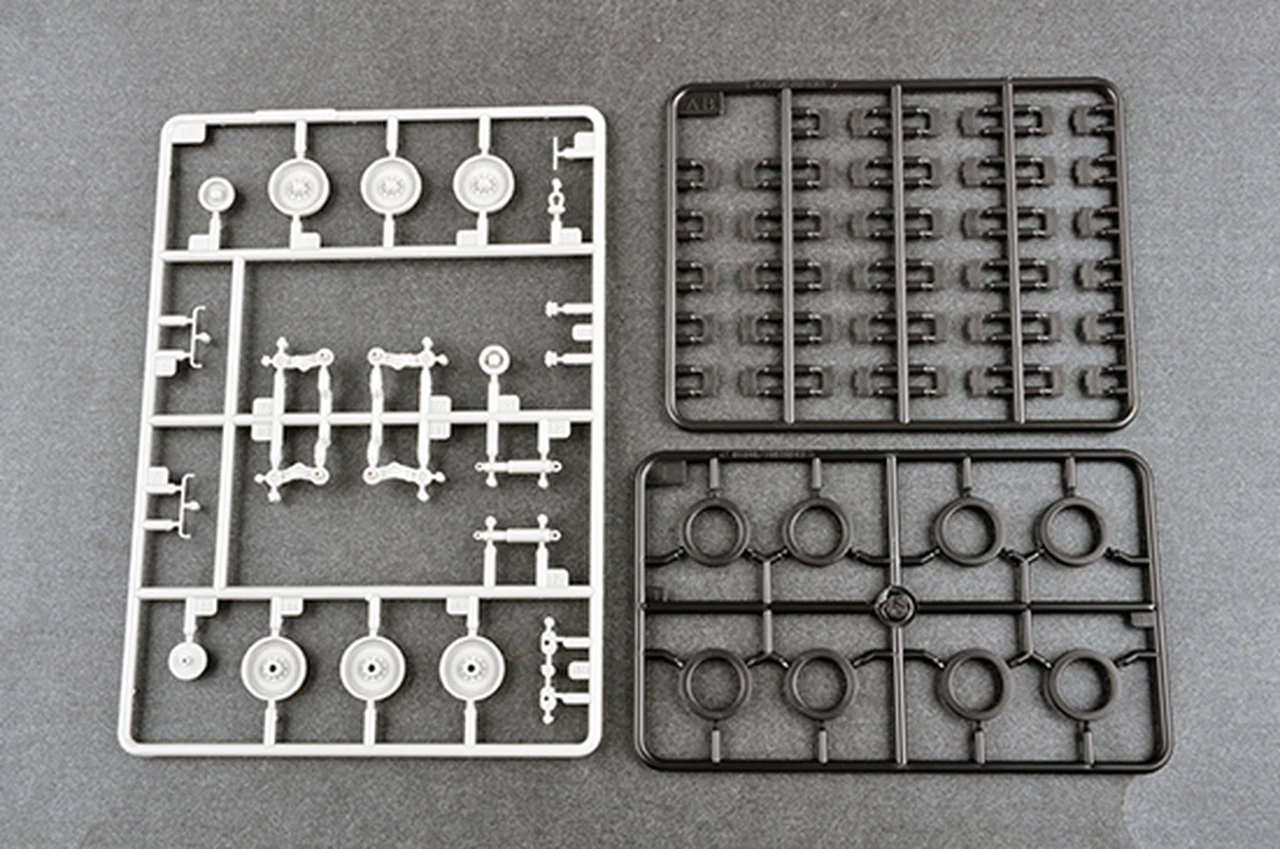 M4 Command & Control Vehicle (C2V) 1/35 Trumpeter - Image 10