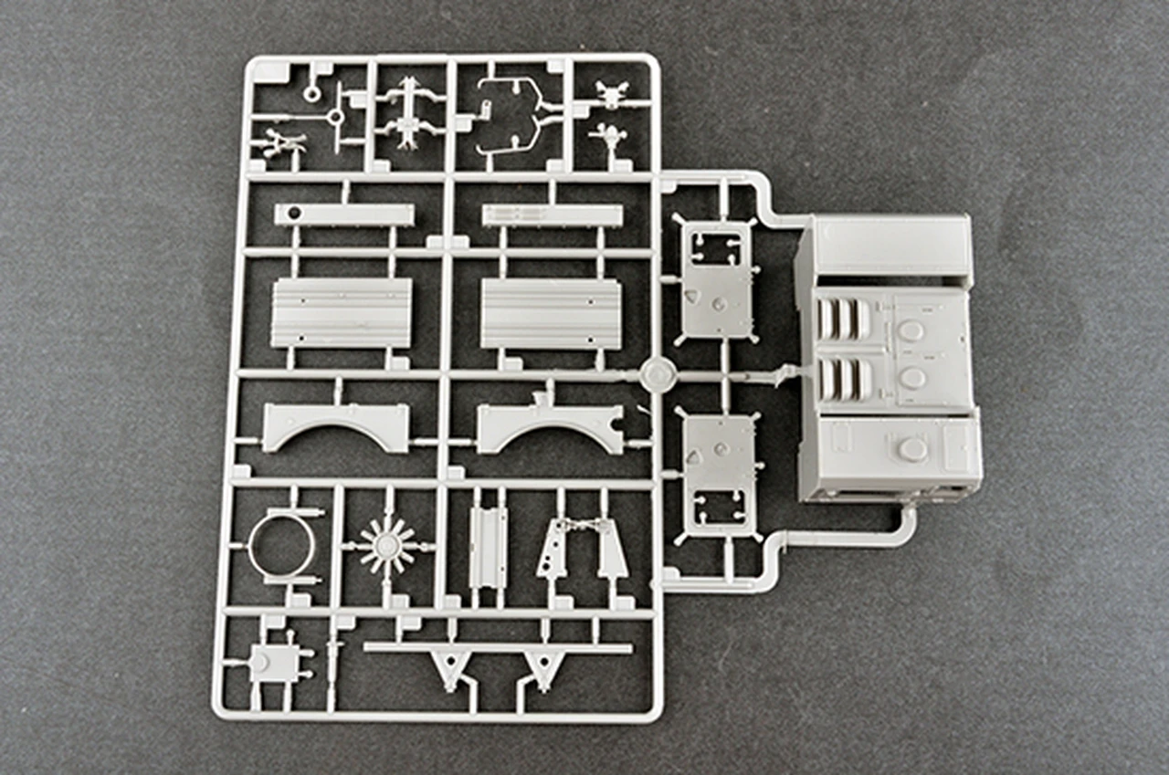 Russian 9A53 Uragan-1M MLRS (Tornado-S) 1/35 Trumpeter - Image 8