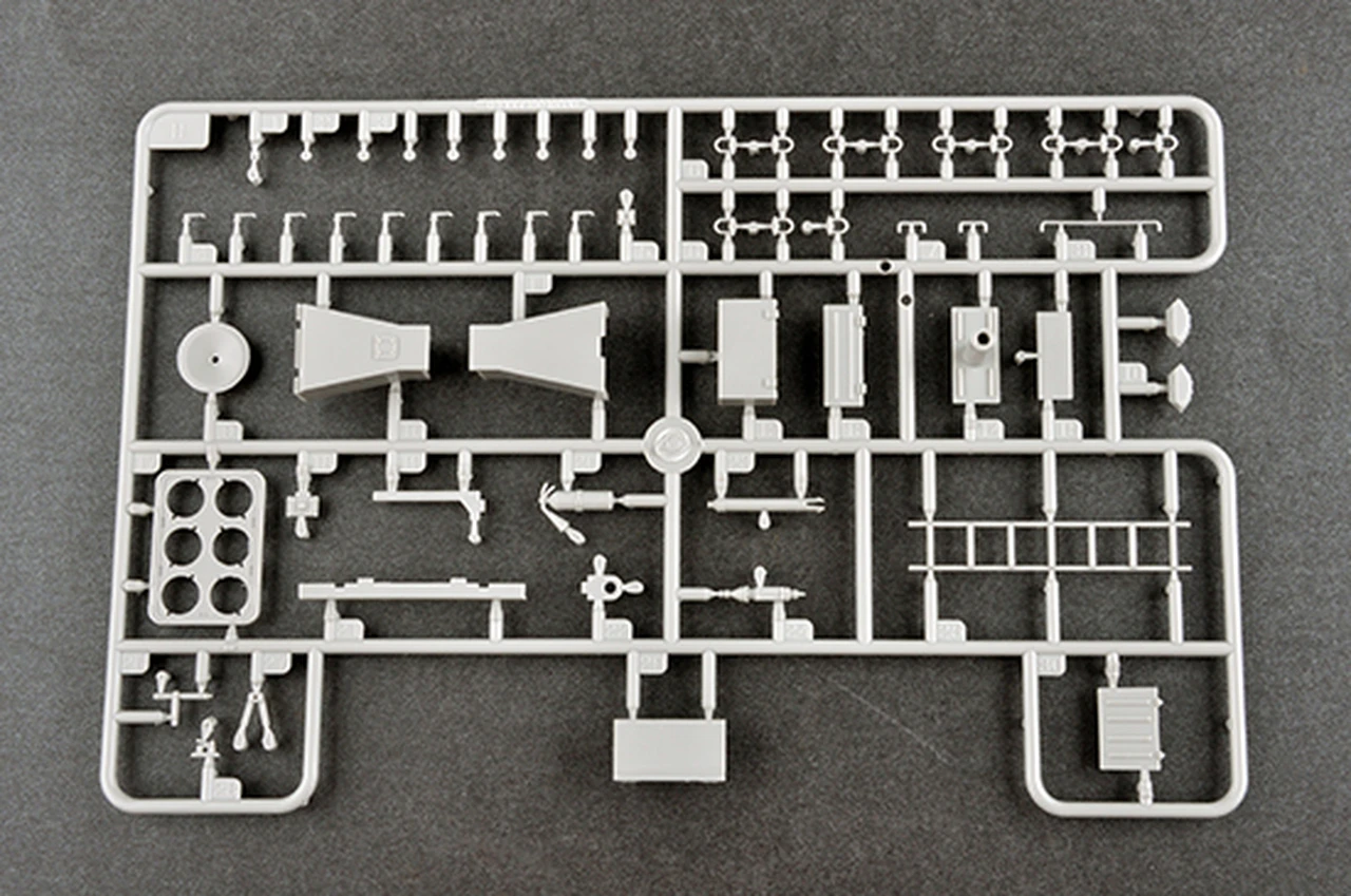 Russian 9A53 Uragan-1M MLRS (Tornado-S) 1/35 Trumpeter - Image 11