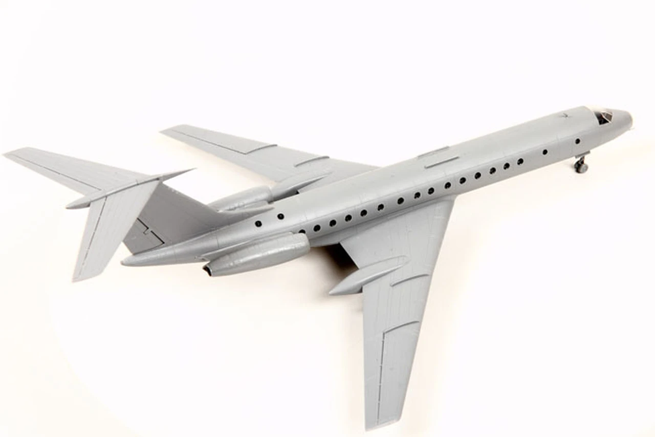 Tupolev Tu-134A/B-3 Russian Civil Airliner 1/144 Zvezda - Image 3