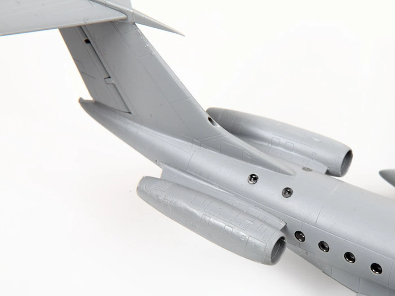 Tupolev Tu-134A/B-3 Russian Civil Airliner 1/144 Zvezda - Image 6