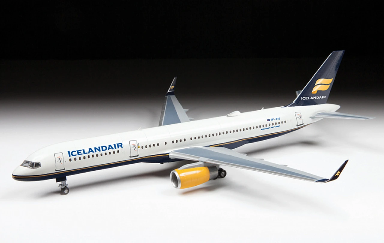 B757-200 Commercial Airliner 1/144 Zvezda - Image 7