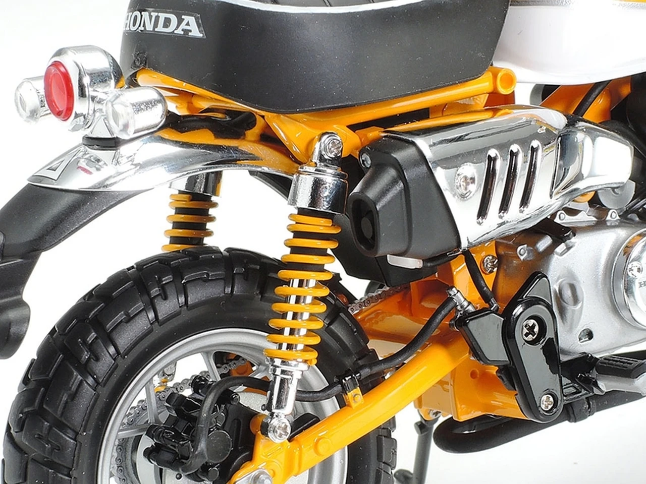 Honda Monkey 125 Motorcycle 1/12 Tamiya - Image 9